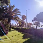 Apartment Avec Terrasse Dans En Face De La Et Parking Privatif- Midi Cannes