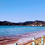 Avec Terrasse Dans En Face De La Et Parking Privatif- Midi Cannes