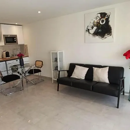 Appartement Nouveau ! Avec Terrasse Dans En Face De La - Midi *