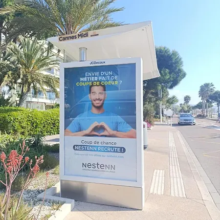 Avec Terrasse Dans Résidence En Face De La Et Parking Privatif- Midi Cannes